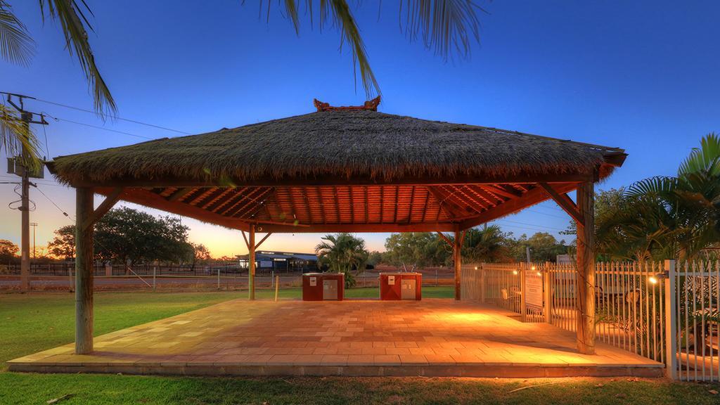 Halls Creek Motel Eksteriør bilde